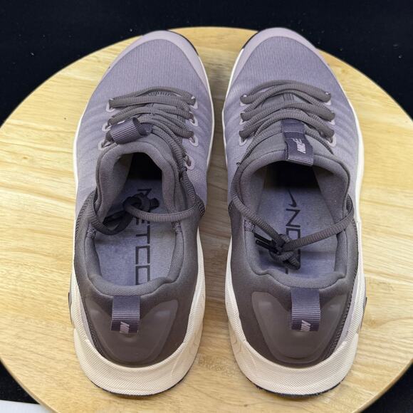 Athletic_Shoes